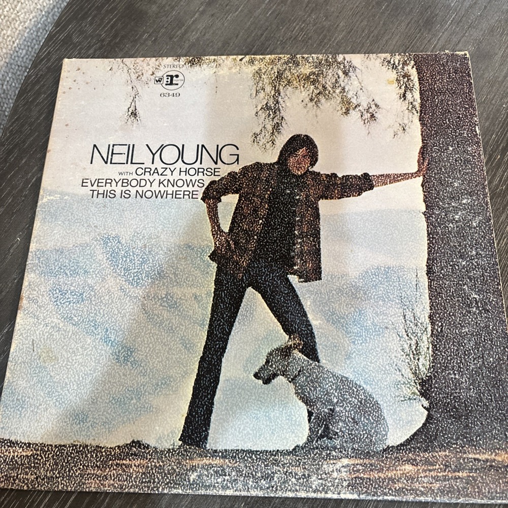 Vinyl LP Neil Young Everybody Knows This Is Nowhere‎